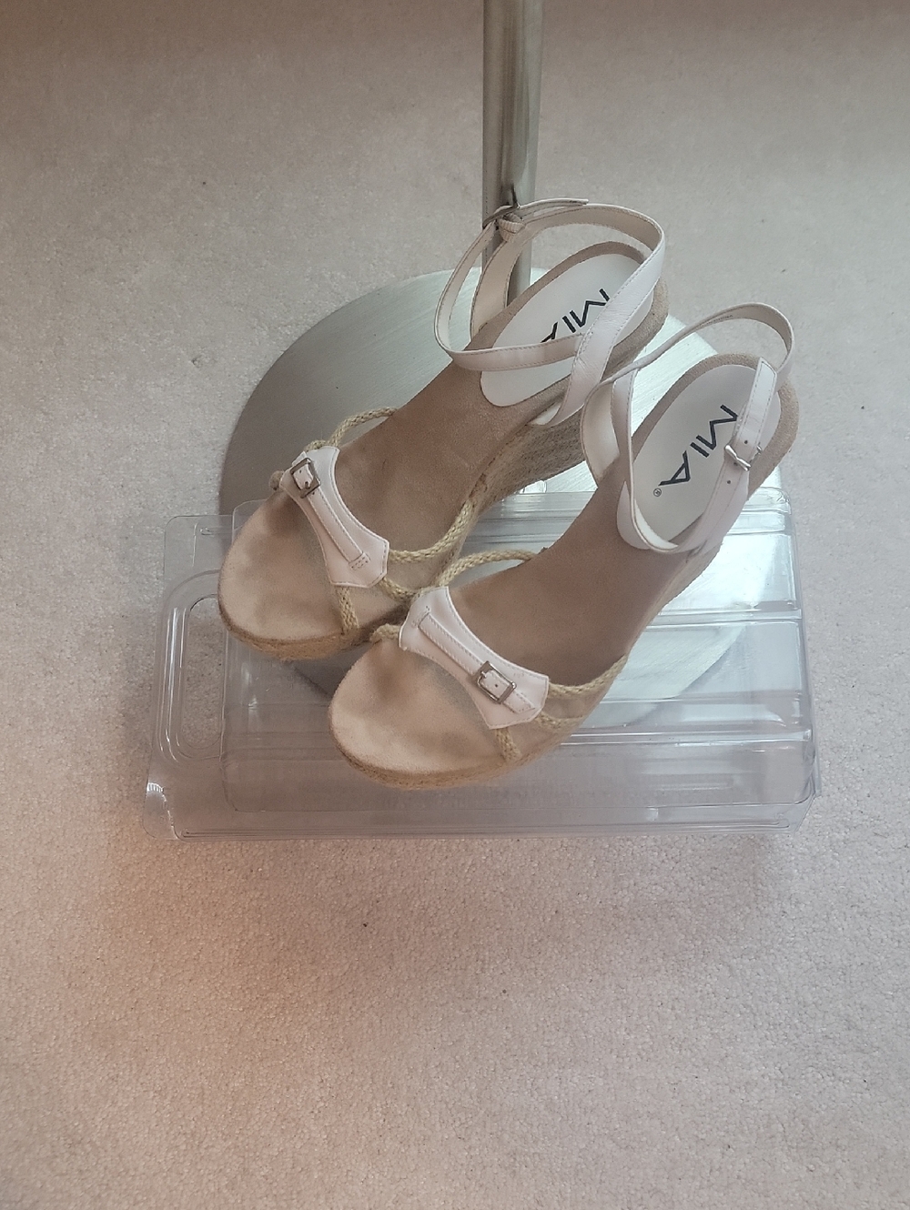 MIA wedges - Picture 3 of 4